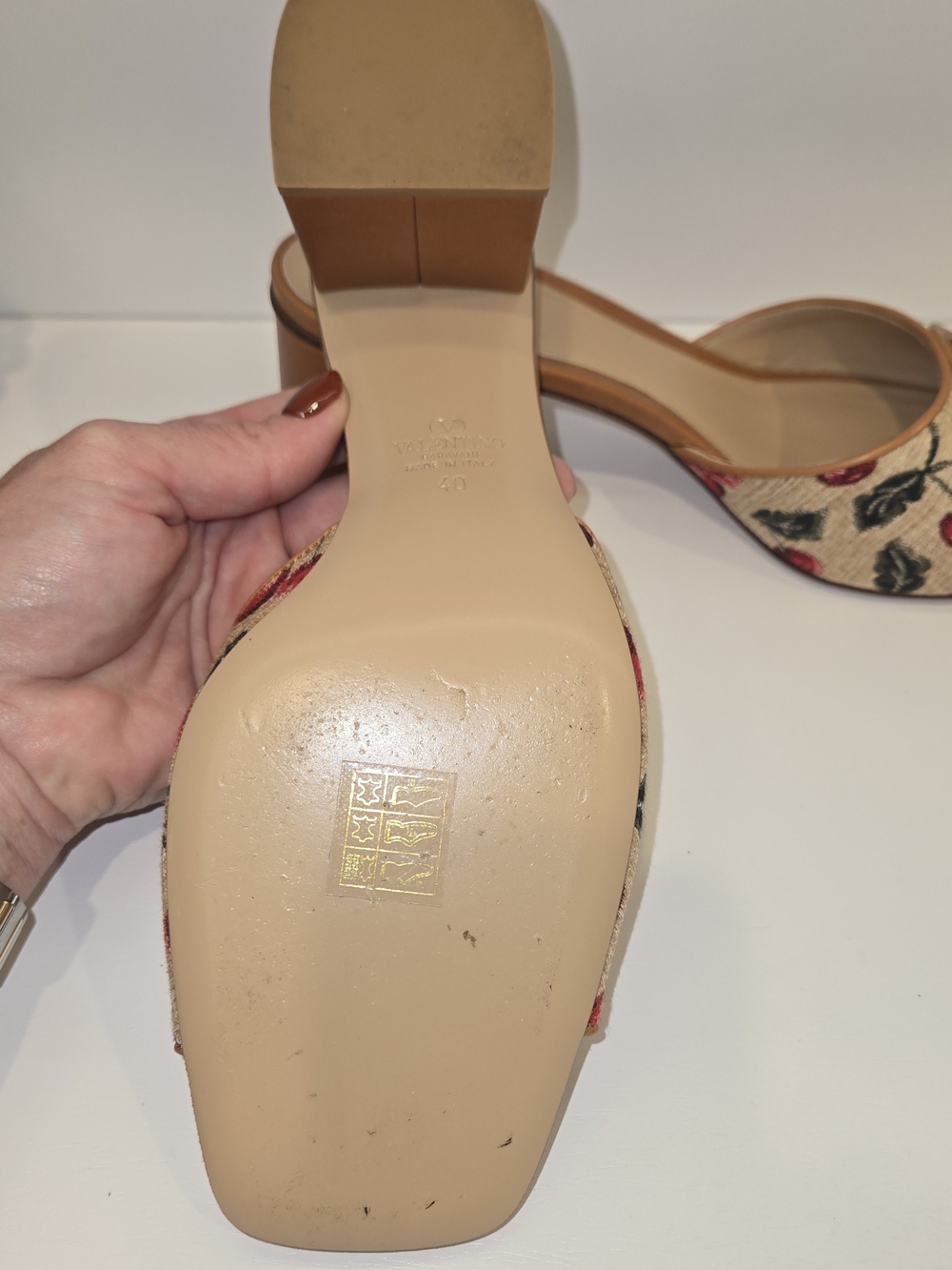 Valentino Garavani VLogo Cherryfic Cherry Sandals 40 - Picture 6 of 8